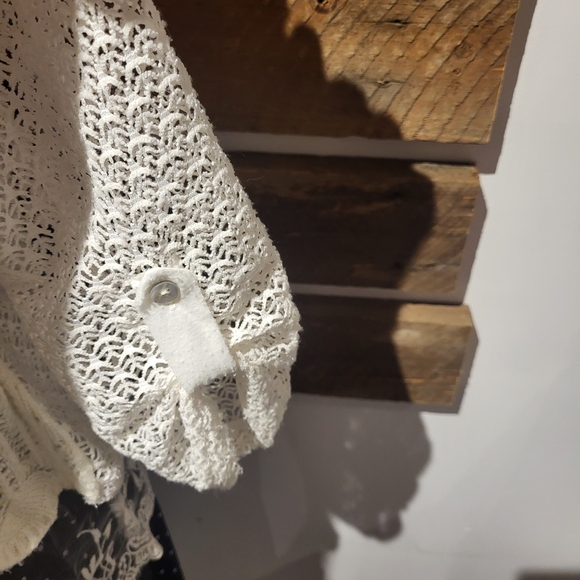 Elegant Cream Knit Sweater - Picture 4 of 9